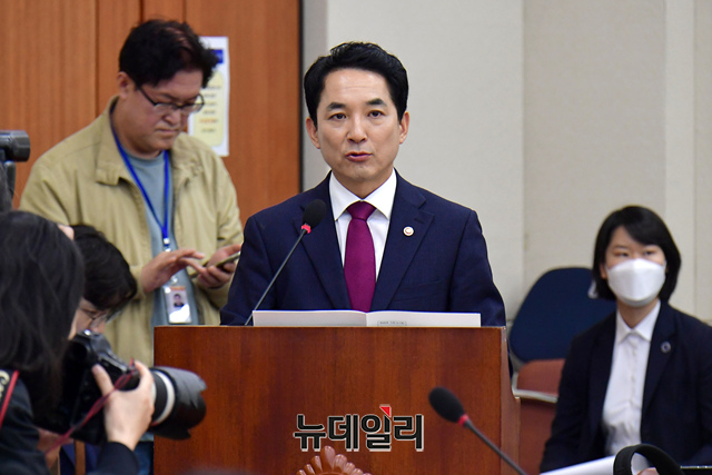 ▲ 박민식 국가보훈부 장관 후보자가 22일 국회 정무위원회 전체회의에서 열린 인사청문회에 출석해 인사말을 하고 있다. ⓒ이종현 기자