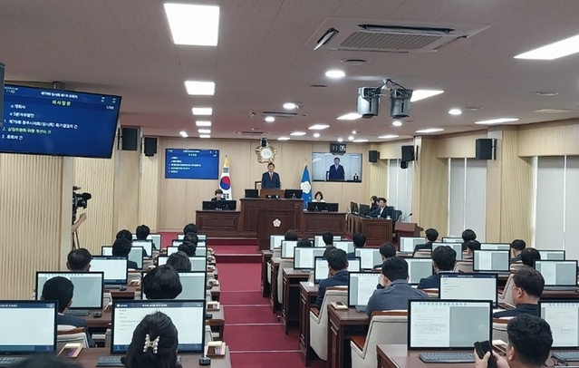 ▲ 청주시의회가 이영신 의원 상임위 사보임 건을 의결했으나 부결됐다.ⓒ청주시