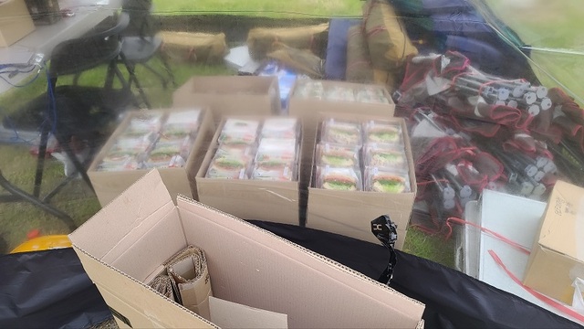 ▲ 안내소에 방치한 도시락과 빵 .ⓒ독자제보