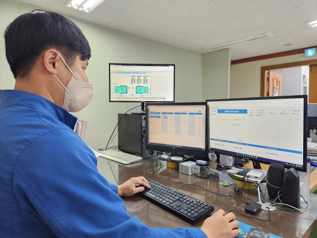 ▲ ZERO4 wwt를 적용해 수처리시설 운영하는 모습. ⓒSK에코플랜트