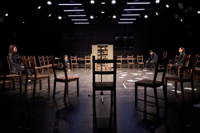 ▲ 연극 '당선자 없음' 공연 장면.ⓒ두산아트센터