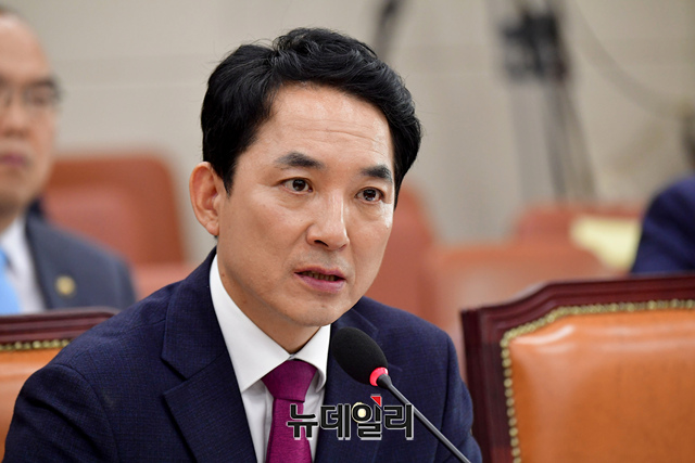 ▲ 박민식 국가보훈부 장관 후보자가 지난 22일 국회 정무위원회 전체회의에서 열린 인사청문회에 출석해 의원들의 질문에 답하고 있다.ⓒ이종현 기자