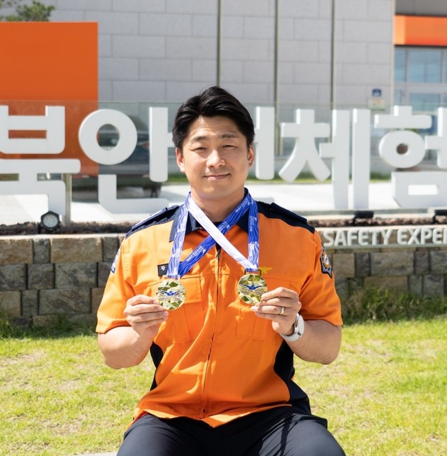 ▲ 제2회 춘천소양강배전국마스터대회에서 금메달을 딴 황인서 소방장.ⓒ충북소방본부