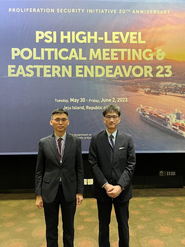 ▲ 박영효 외교부 원자력비확산외교기획관(왼쪽)은 29일 제주에서 카이후 아츠시 일본 외무성 군축불확산과학부장과 '제16차 한일 군축 비확산협의회'를 개최했다. ⓒ외교부 제공