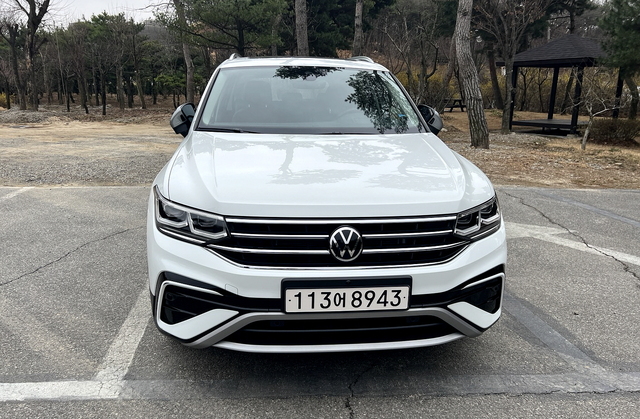 ▲ 최근 시승한 티구안 올스페이스 ⓒ김재홍 기자