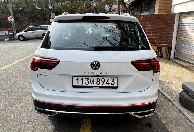 ▲ 무난한 디자인의 후면부 모습. ⓒ김재홍 기자