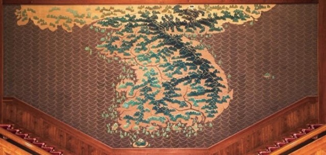 ▲ 본관 중앙계단에 있는 김식 작가의 '금수강산도'.ⓒ문화체육관광부