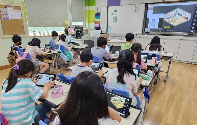 ▲ 학생들이 디지털 기반의 '메타버스 클래스 교육을 받고 있다.ⓒ세종교육청