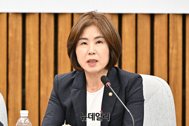 ▲ 김미애 국민의힘 소아ㆍ청소년과 의료대란 해소 위한 TF  위원장이  5일 오후 국회에서 열린 소아ㆍ청소년과 의료대란 해소 위한 TF 회의에서 발언하고 있다. ⓒ이종현 기자