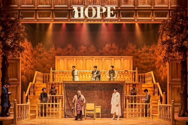 ▲ 뮤지컬 'HOPE: 읽히지 않은 책과 읽히지 않은 인생' 공연 사진.ⓒ알앤디웍스