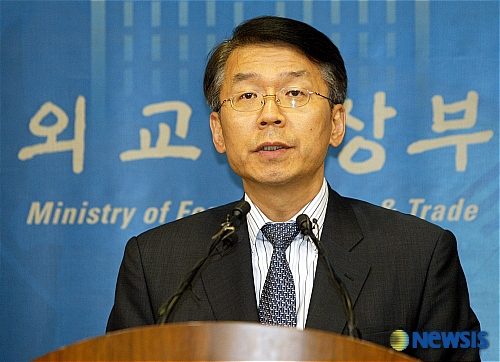 ▲ 브리핑 중인 조희용 전 외교통상부(현 외교부) 대변인. ⓒ뉴시스