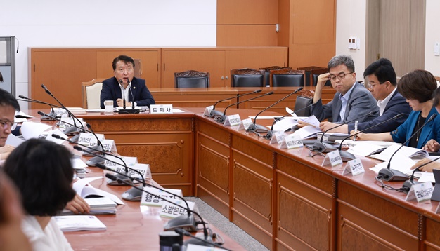 ▲ 충북도는 ‘충북경제 100조원 시대 도약 전략 수립 연구용역 최종보고회’를 개최했다.ⓒ충북도