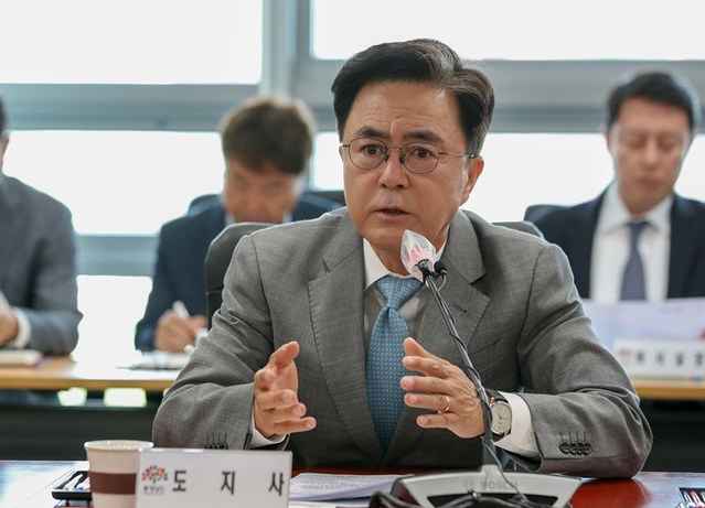 ▲ 김태흠 충남도지사가 12일 도청에서 실국원장회의를 주재하고 있다.ⓒ충남도