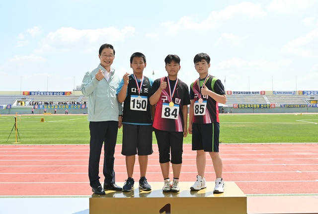 ▲ 경북교육청(교육감 임종식)은 지난 9일부터 11일까지 문경시민운동장에서 ‘2023년 교육감배 초·중 학년별 육상경기대회’를 개최했다고 12일 밝혔다.ⓒ경북교육청
