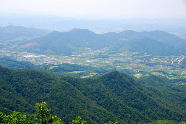 ▲ 국망산 고스락에서 바라본 노은면 일대.ⓒ진경수 山 애호가