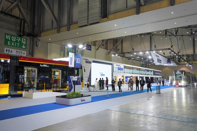 ▲ ‘2023 부산국제철도기술산업전’에 참가한 현대로템 전시관.ⓒ현대로템