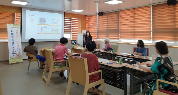 ▲ 부여군 치매안심센터 ‘2기 이심전심 가족 교실’.ⓒ부여군