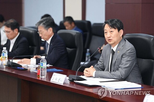 ▲ 안덕근 산업통상자원부 통상교섭본부장이 15일 서울 종로구 무역보험공사에서 열린 산업부-농림축산식품부 합동 농산업 수출지원 간담회에서 발언하고 있다.ⓒ연합뉴스