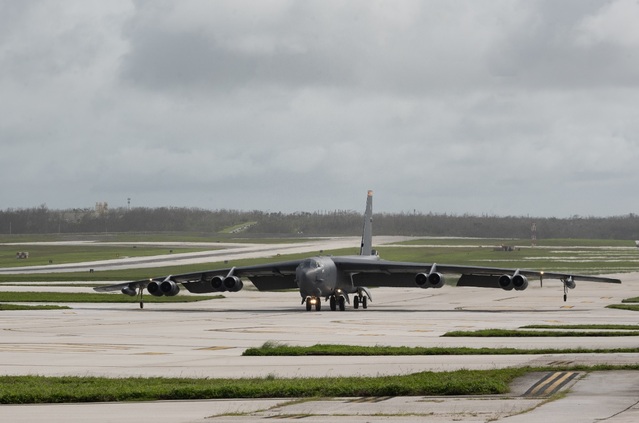 ▲ 지난 14일(현지시간) 괌 앤더슨기지에 착륙한 B-52H '스트라토포트레스'. ⓒ미 태평양공군사령부