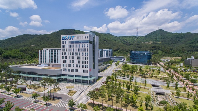 ▲ DGIST(총장 국양) 창업기업 ㈜씨티셀즈와 ㈜지오로봇이 중소벤처기업부 주관 ‘초격차 스타트업 1000+ 프로젝트’에 최종 선정됐다.ⓒDGIST