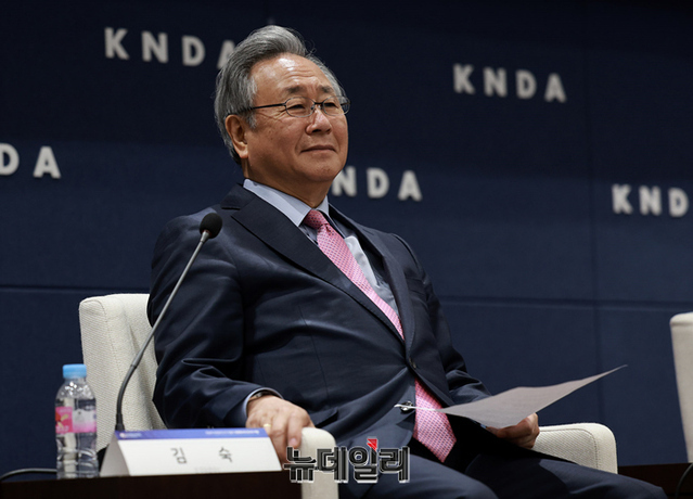 ▲ 김숙 전 유엔대사가 15일 국립외교원 외교안보연구소가 '안보리 비상임이사국 진출과 유엔에서의 한국의 역할'을 주제로 개최한 공개회의에서 제1세션(안보리 이사국 수임 경험 및 향후 활동방향) 패널로 참석했다. ⓒ정상윤 기자