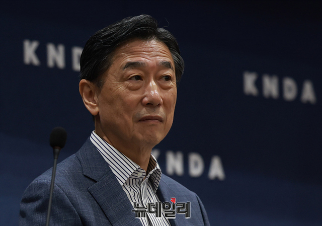 ▲ 오준 전 유엔대사가 15일 국립외교원 외교안보연구소가 '안보리 비상임이사국 진출과 유엔에서의 한국의 역할'을 주제로 개최한 공개회의에서 제1세션(안보리 이사국 수임 경험 및 향후 활동방향) 패널로 참석했다. ⓒ정상윤 기자