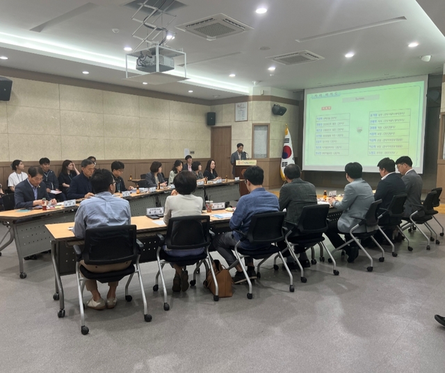▲ 경산시(시장 조현일)는 14일 ‘지능형 스마트 선별관제 시스템 구축 사업’ 추진을 위해 행정안전부, 한국지역정보개발원(KLID), 관련 부서 및 경찰서, 소방서 등 유관기관이 참여한 가운데 착수보고회를 개최했다.ⓒ경산시