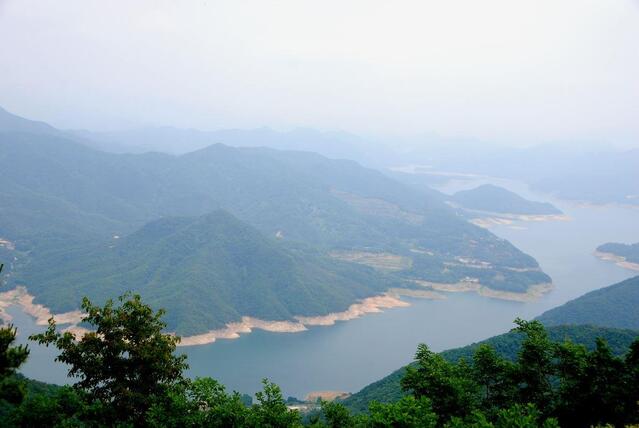 ▲ 계명산 헬기장에서 바라본 충주호.ⓒ진경수 山 애호가