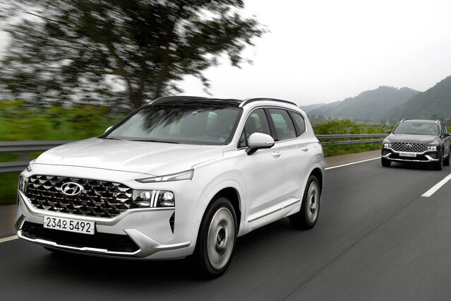 ▲ 이르면 오는 8월 신형 싼타페가 출시된다. 기존 싼타페 모습. ⓒ현대차