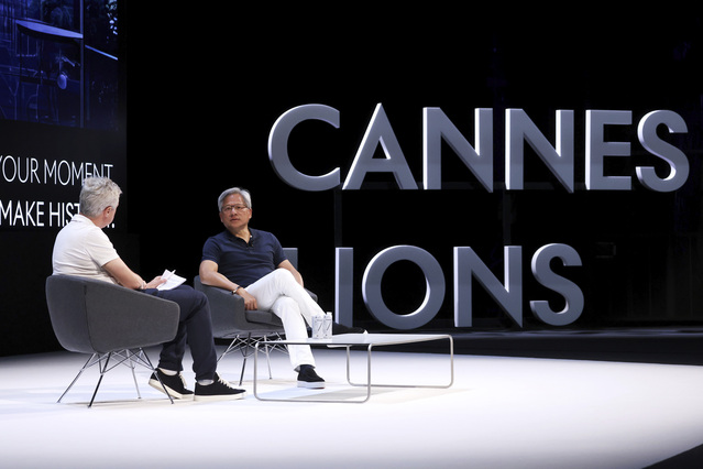▲ 마크 리드 WPP CEO(좌), 젠슨 황(Jensen Huang) NVIDIA 회장 겸 CEO. ⓒCannes Lions