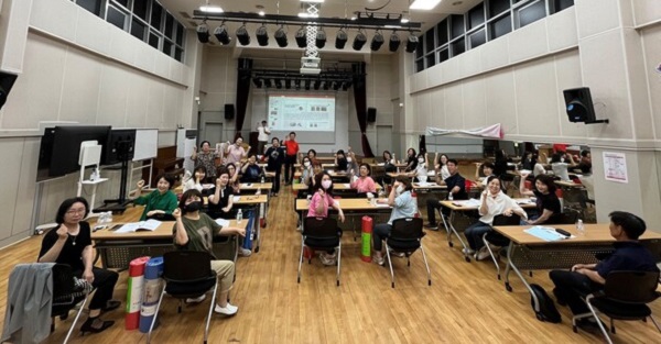 ▲ 대전 대덕구가 지난 19일부터 이틀간 지역 주민 32명을 대상으로 대덕형 마을 돌봄 핫라인 ‘건강 리더 양성 교육’을 진행했다.ⓒ대덕구청