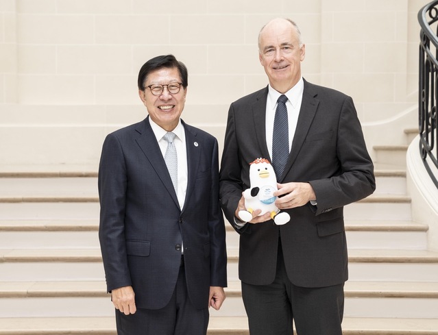 ▲ 박형준 부산시장과 귀도학 르노그룹 부회장 ⓒ르노코리아자동차