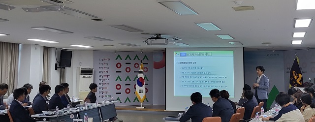 ▲ 의성군은 지난 16일 의성군청 대회의실에서 ‘의성군 청년정책 기본계획 수립 연구용역’ 착수보고회를 가졌다.ⓒ의성군