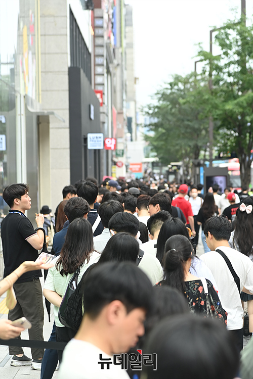 ▲ 파이브가이즈 대기줄ⓒ서성진 기자