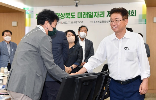 ▲ 이철우 지사는 지방소멸, 청년 유출 방지 등 지역의 시급한 현안 해결을 위해 지역 주력산업과 미래 전략산업을 연계한 현장 중심의 일자리 사업을 정부 일자리 공모사업 및 자체 사업과 연계해 시행해오고 있다.ⓒ경북도