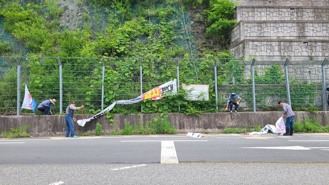 ▲ ‘양수발전소 영양군 유치를 위한 범군민 유치위원회(상임의장 양봉철)는 지난 23일 영양 관내에 게시된 양수발전소 추진 반대 현수막 20여개를 철거하고 있다.ⓒ영양군