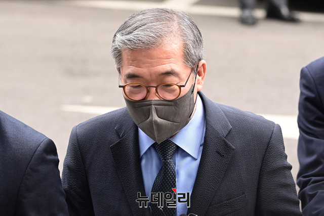 ▲ 서울고등법원 형사7부는 28일 오전 특정경제범죄 가중처벌 등에 관한 법률 위반(사기) 등으로 재판에 넘겨진 장하원 전 디스커버리자산운용 대표에 대한 항소심 첫 공판기일을 열었다. 사진은 지난해 6월 서울남부지법에서 열린 구속 전 피의자 심문(영장실질심사)에 출석하고 있는 장 전 대표. ⓒ뉴데일리DB