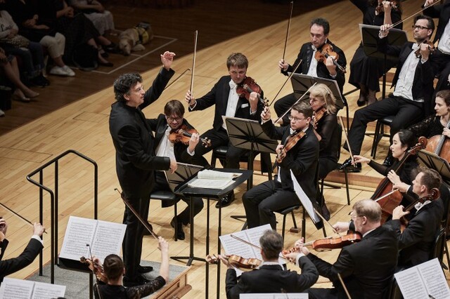 ▲ 지난 28일 오후 서울 송파구 롯데콘서트홀에서 열린 루체른 심포니 내한공연 모습.ⓒ롯데콘서트홀