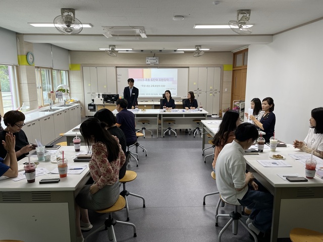 ▲ 경북교육청(교육감 임종식)은 학교 현안 맞춤형 지원장학을 통한 교실 수업 혁신을 선도하기 위해 수업, 교육과정 등 분과별 업무 전문가를 투입하는 도 단위 지원장학을 추진한다.ⓒ경북교육청