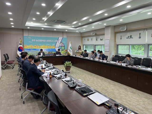 ▲ 고령군(군수 이남철)은 불합리한 행정규제를 없애고 제도를 개선해 군민생활과 지역경제에 활력을 불어넣고자 공무원을 대상으로 실시한 규제개혁 공모 결과를 발표했다.ⓒ고령군