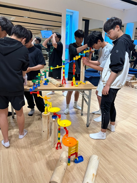 ▲ 청도우리정신문화재단(이사장 김하수 청도군수)은 지난 3~6월에 걸쳐 경북·부산·울산·경남지역 초·중·고 17개교 학생 1859명을 대상으로 청소년수련활동 인증제 ‘화랑되기(1박2일)’, ‘화랑국선되기(2박3일)’ 및 일반 숙박형의 청소년수련활동 프로그램을 성황리에 마무리했다.ⓒ청도군