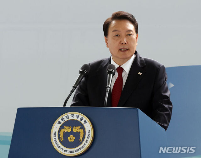 ▲ 윤석열 대통령이 지난달 30일 경기도 고양 어울림누리 별무리경기장에서 열린 대곡-소사 복선전철 개통 기념식에서 기념사하고 있다. ⓒ뉴시스