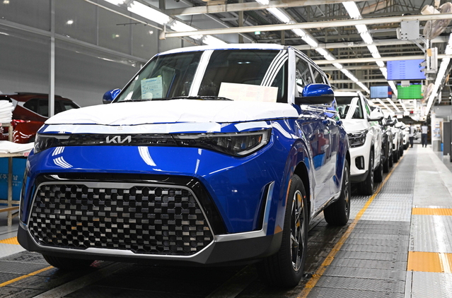 ▲ 조립 라인에 줄지어 서있는 쏘울의 모습 ⓒ기아