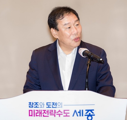 ▲ 최민호 시장이 5일 열린 확대간부회의에서 모두 발언을 하고 있다.ⓒ세종시