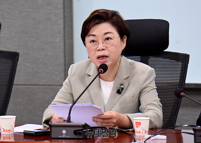 ▲ 김정재 국민의힘 국회 국토교통위원회 간사가 6일 국회 의원회관에서 열린 서울·양평 고속도로에 대한 가짜뉴스 관련 논의를 위한 실무 당정협의회에서 모두발언을 하고 있다. ⓒ이종현 기자