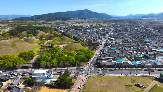 ▲ 경북도는 올해 관광분야 주요 공모사업에 전략적으로 대응해 K-관광 섬 육성사업 등 6개 사업에 잇달아 선정되며 사업비 134억원을 확보했다. 사진은 경주 황리단길.ⓒ경북도
