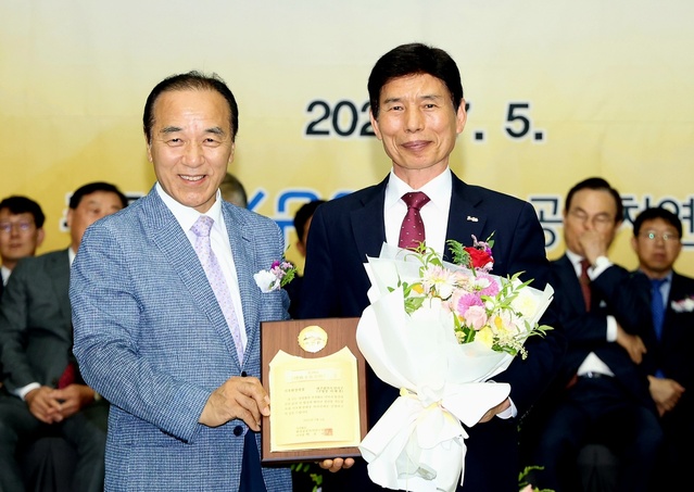 ▲ 대구 달서구(구청장 이태훈)는 5일 (사)한국공공자치연구원이 주관한 ‘제28회 한국지방자치경영대상’ 종합평가에서 기후환경대상을 받았다고 밝혔다.ⓒ달서구