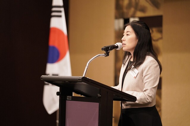 ▲ 주한미상공회의소(암참·AMCHAM)가 7일 오후 서울 용산구 그랜드 하얏트 서울 호텔에서 개최한  특별 간담회에서 조이 사쿠라이 주한미 대사대리가 모두발언을 하고 있다. ⓒ주한미상공회의소