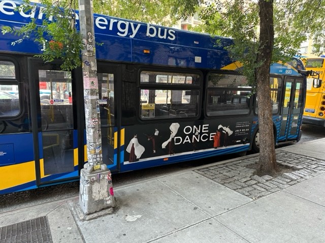 ▲ 미국 뉴욕 버스에 부착된 코리안 아츠 위크(Korean Arts Week) 광고 모습. ⓒSK