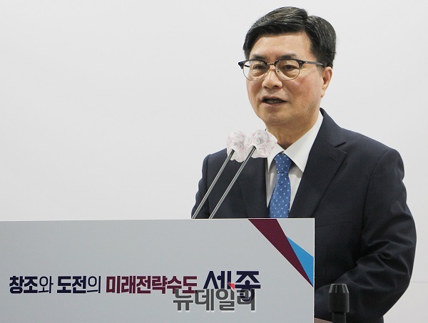 ▲ 도순구 세종도시교통공사 사장이 10일 취임 인사차 세종시청 브리핑실을 방문해 기자간담회를 하고 있다.ⓒ이길표 기자